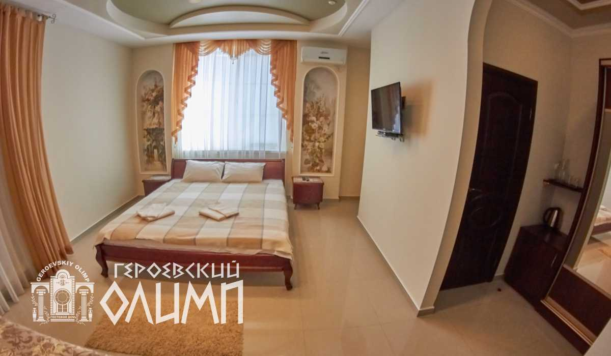 Уютная комната и санузел