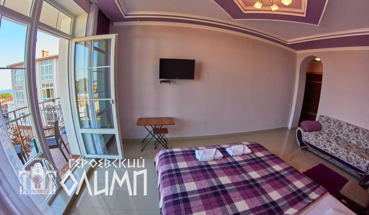 Выход на меблированный балкон