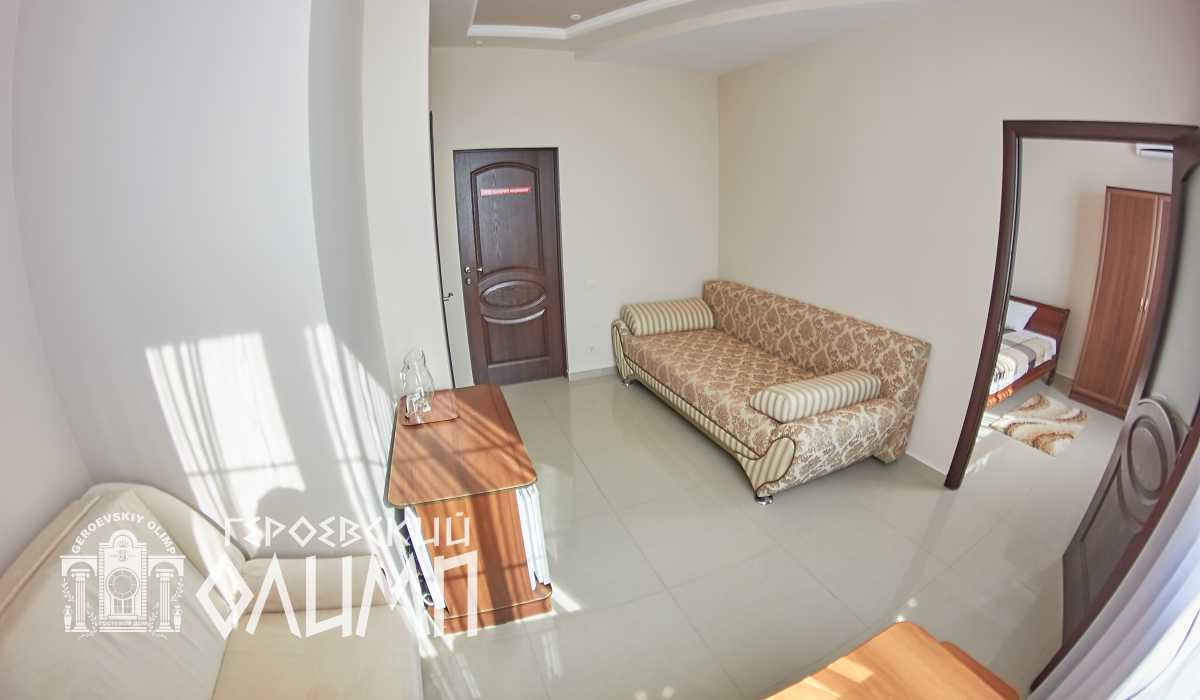 Два раскладных дивана в одной комнате